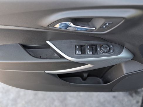 Used 2024 Chevrolet Trax RS w/ Sunroof Package image 28