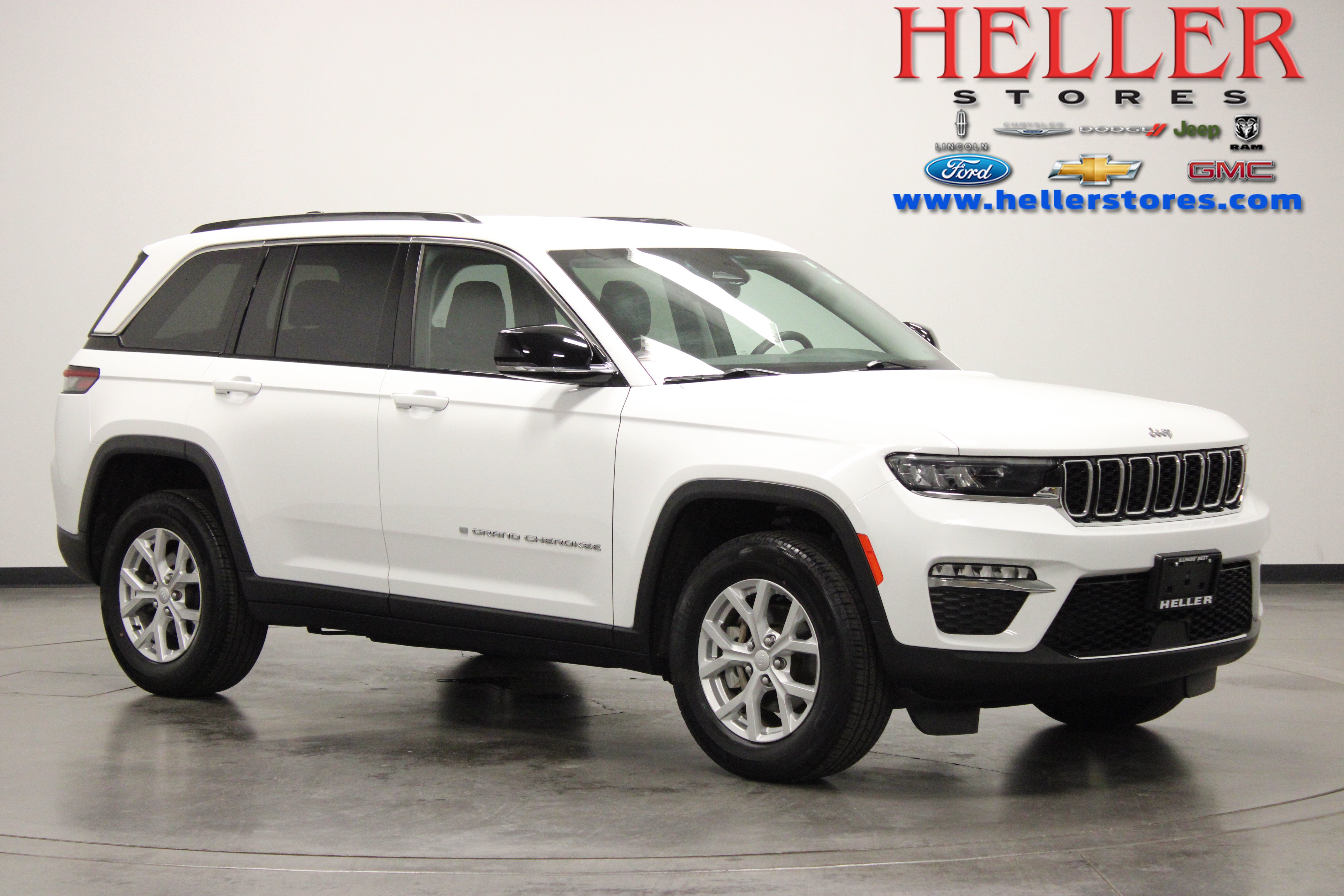 Used 2023 Jeep Grand Cherokee Limited AWD/4WD image 1