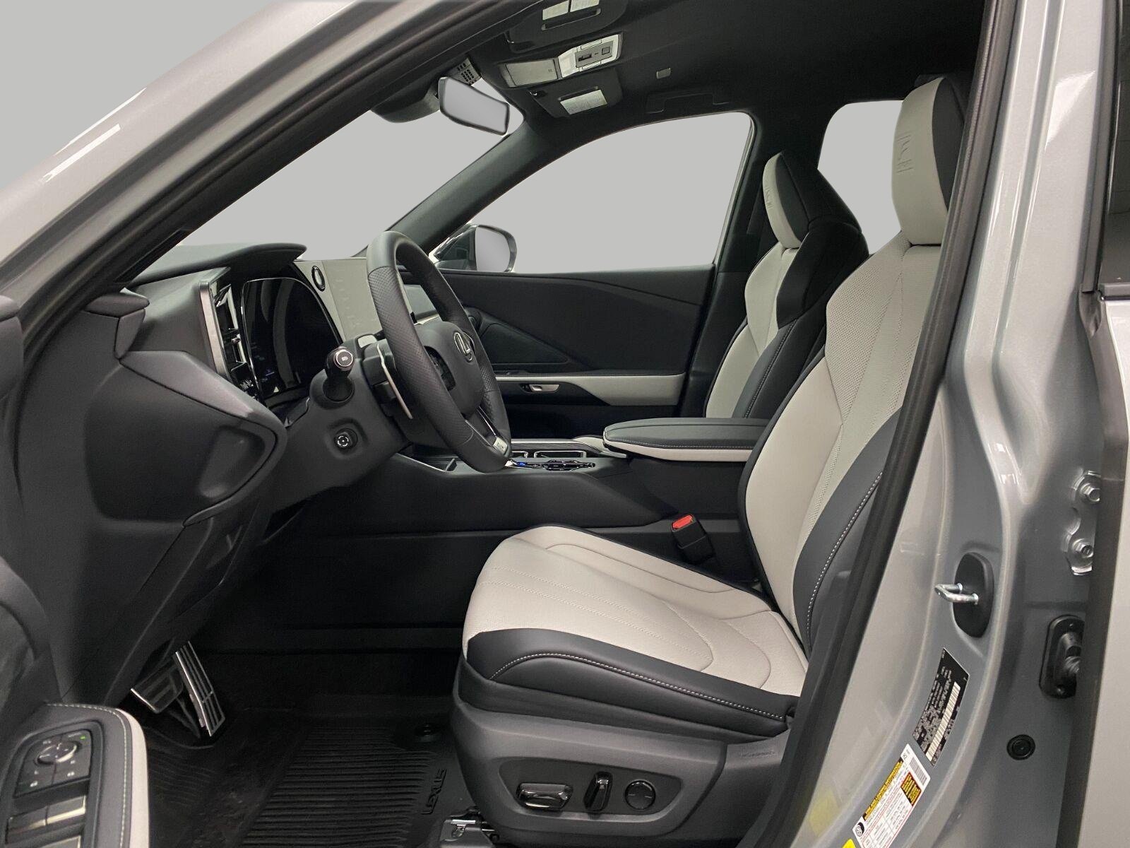 New 2026 Lexus TX 500h AWD w/ Technology Package image 30