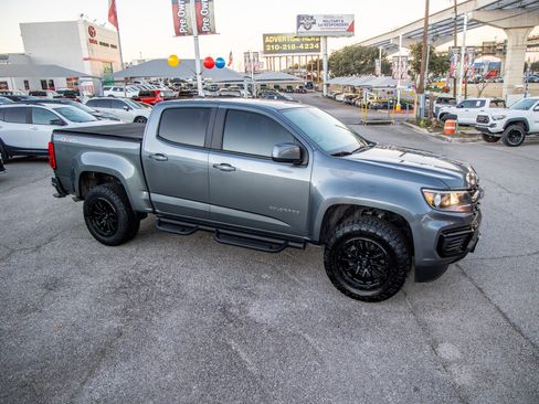 Used 2022 Chevrolet Colorado W/T w/ Custom Special Edition image 6