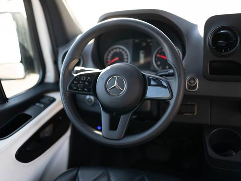 Used 2024 Mercedes-Benz Sprinter 2500 image 30