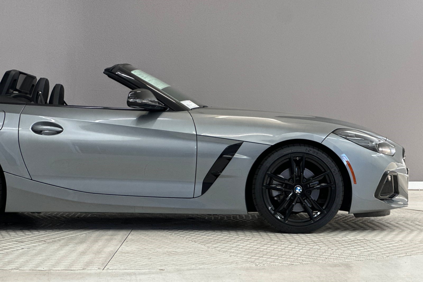 Used 2024 BMW Z4 sDrive30i w/ Shadowloine Package RWD image 33