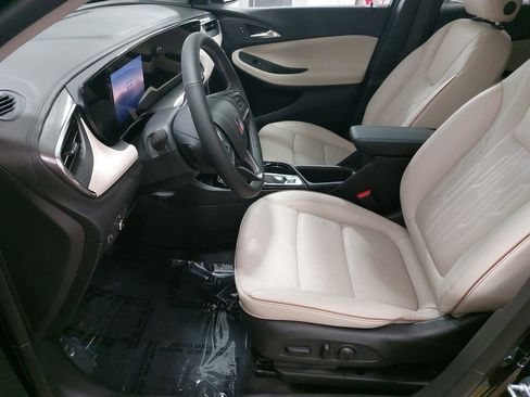 Used 2024 Buick Encore GX Avenir w/ Avenir Technology Package FWD image 15