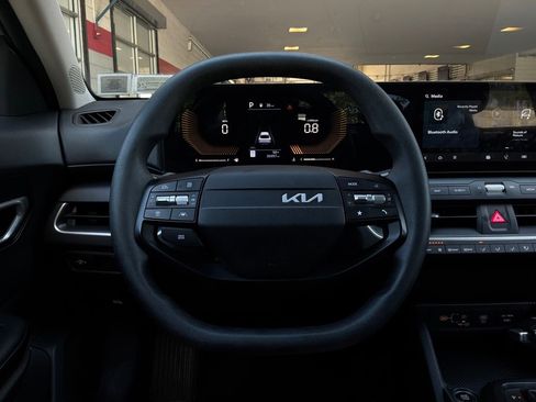 Used 2025 Kia K4 FWD image 31