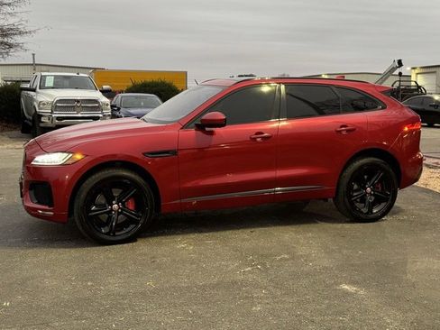 Used 2019 Jaguar F-PACE S image 4