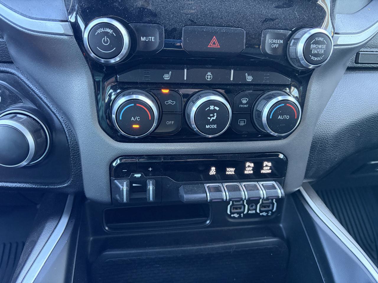 Used 2020 RAM 1500 Big Horn AWD/4WD image 29