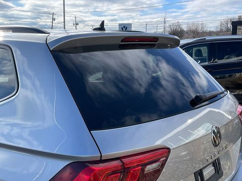 Certified 2022 Volkswagen Tiguan SE R-Line image 29