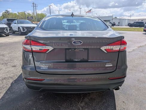 Used 2019 Ford Fusion SEL image 3
