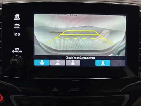 Used 2020 Honda Pilot Touring image 17