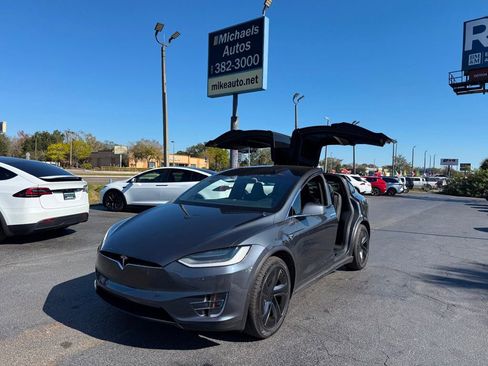 Used 2019 Tesla Model X Long Range image 1