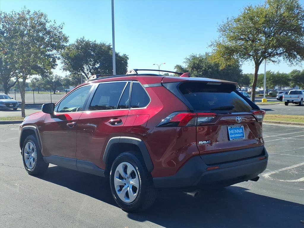 Used 2021 Toyota RAV4 LE FWD image 7