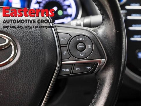 Used 2019 Toyota Camry XLE image 16