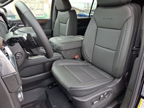 New 2026 GMC Yukon XL Denali w/ Sun & Power Step Package AWD/4WD image 7