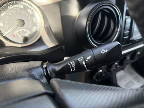 Used 2016 Toyota Tacoma SR5 image 15