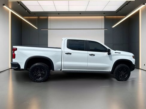 Used 2024 Chevrolet Silverado 1500 ZR2 w/ Dark Appearance Package AWD/4WD image 7