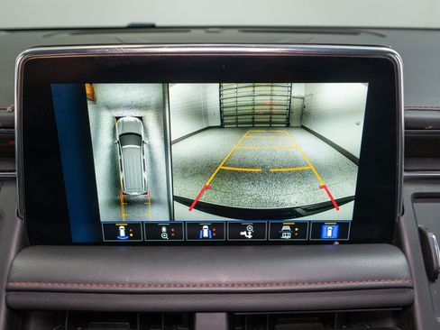 Used 2022 Chevrolet Suburban RST w/ Luxury Package RWD image 19