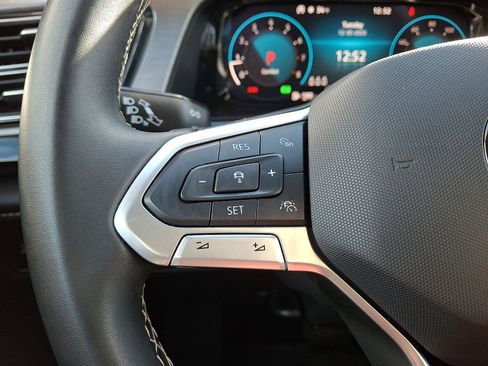 Certified 2025 Volkswagen Atlas Cross Sport SE image 20