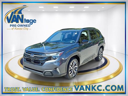Certified 2025 Subaru Forester Touring AWD/4WD image 1