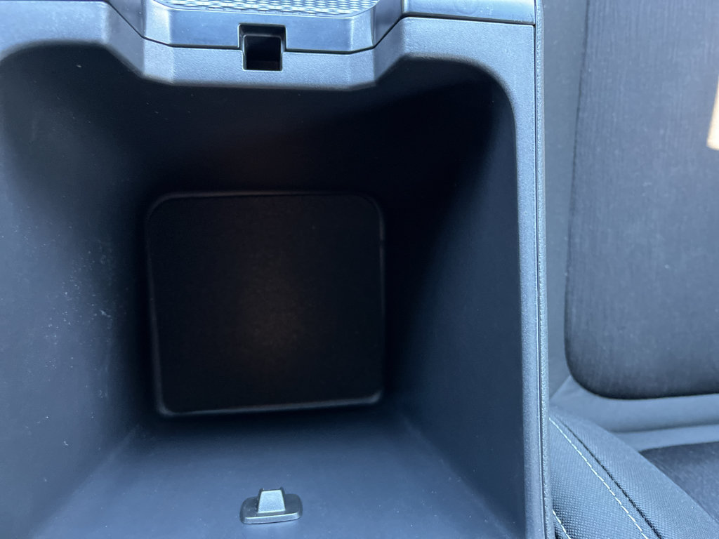 Used 2025 Jeep Grand Cherokee L Laredo RWD image 28