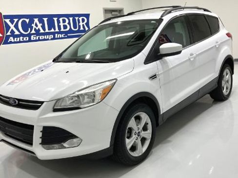 Used 2016 Ford Escape SE w/ Equipment Group 201A AWD/4WD image 9