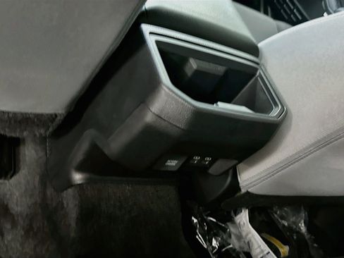 Used 2025 Toyota Tacoma TRD Sport AWD/4WD image 28