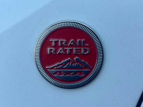 Used 2023 Jeep Renegade Trailhawk AWD/4WD image 30