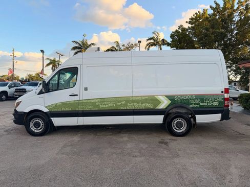 Used 2018 Mercedes-Benz Sprinter 2500 image 3