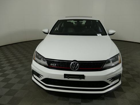 Used 2017 Volkswagen Jetta GLI image 8