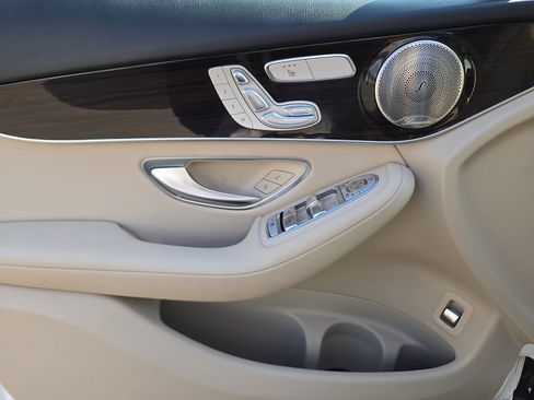 Used 2021 Mercedes-Benz GLC 300 4MATIC image 13