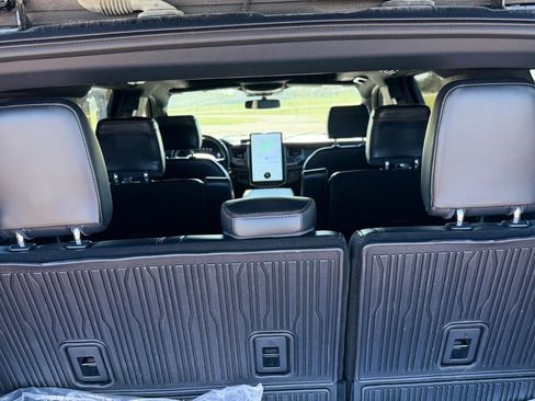 Certified 2022 Ford Expedition Platinum image 7