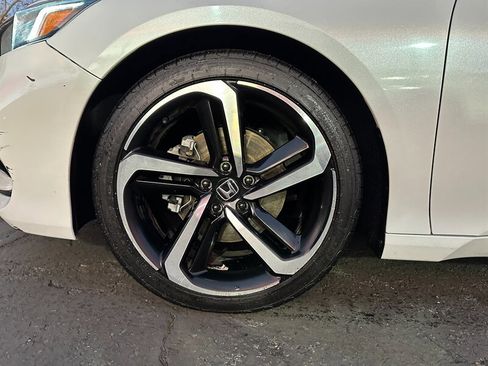 Used 2019 Honda Accord Sport image 9