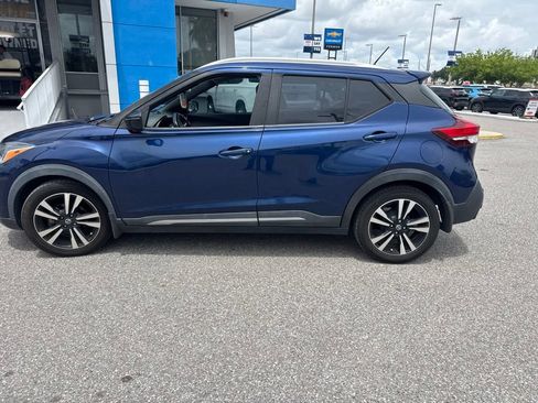 Used 2020 Nissan Kicks SR w/ SR Premium Package FWD image 8