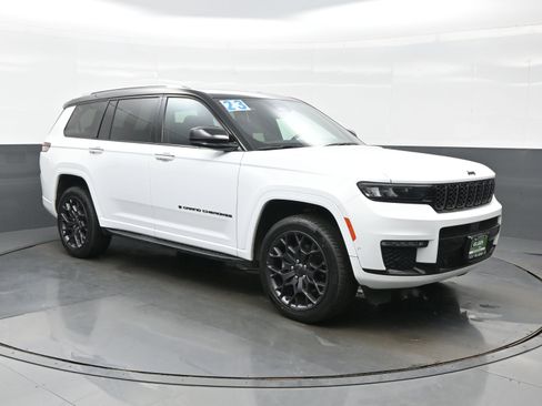 Used 2023 Jeep Grand Cherokee L Summit w/ High Altitude Package AWD/4WD image 11