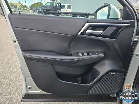 Used 2025 Mitsubishi Outlander SE FWD image 25