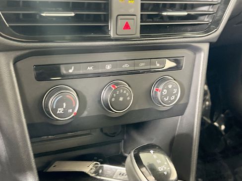 Used 2022 Volkswagen Taos SE image 15