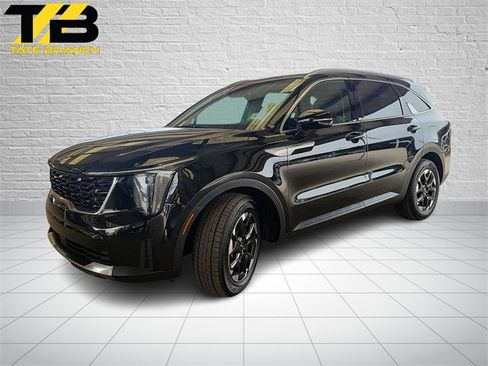 Used 2024 Kia Sorento S image 1