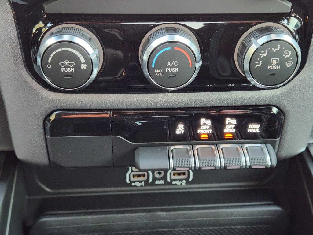 New 2026 RAM 1500 Express AWD/4WD image 15