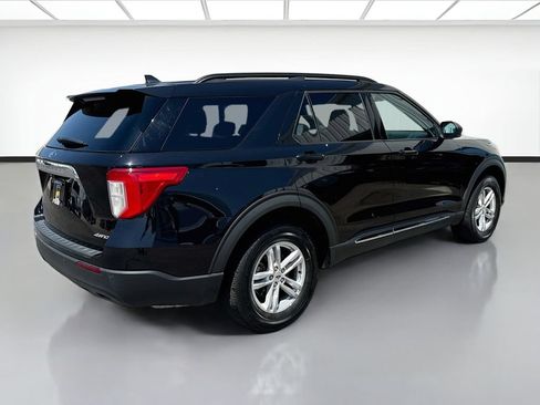 Used 2022 Ford Explorer XLT AWD/4WD image 5