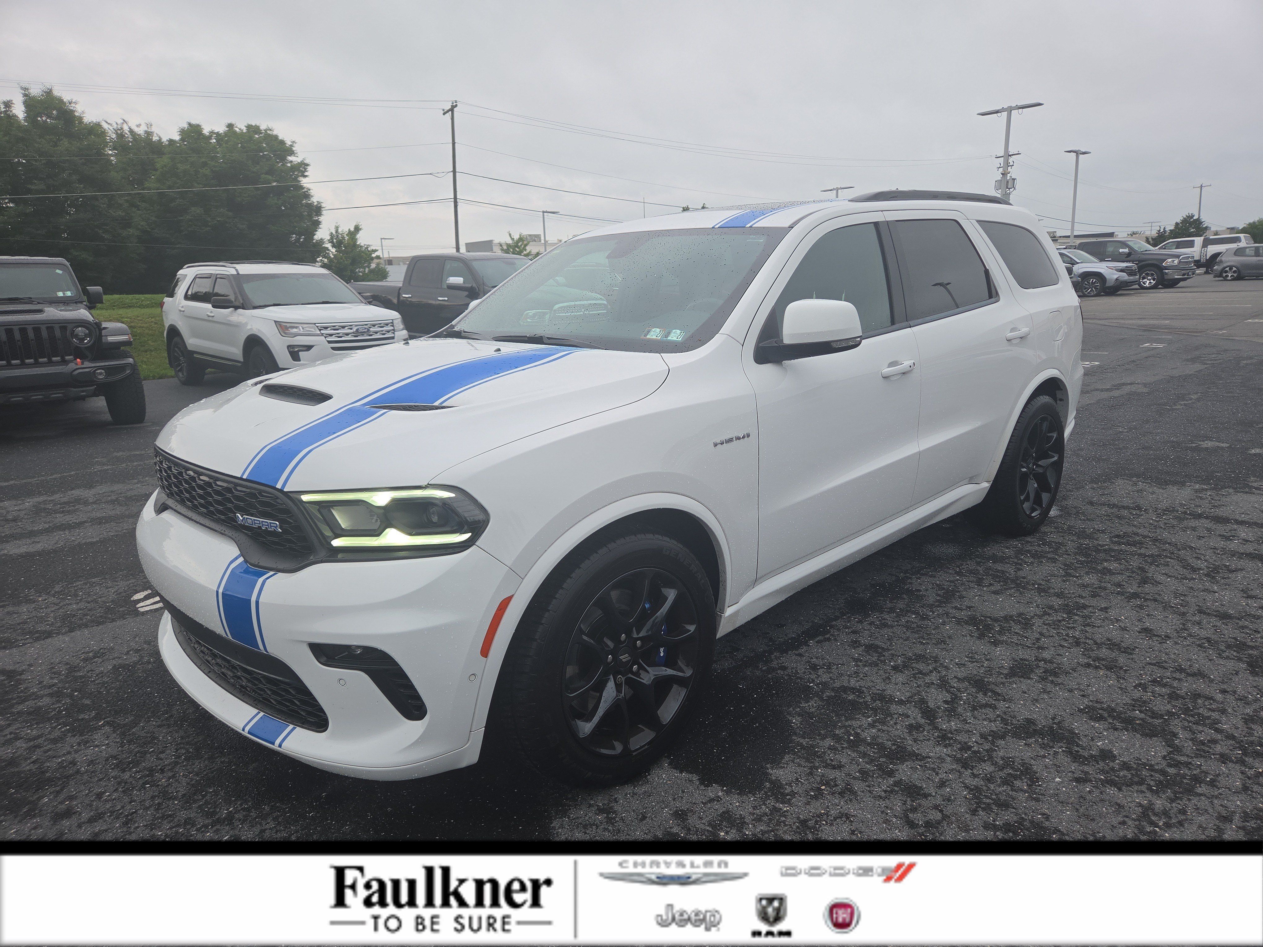 Used 2022 Dodge Durango R/T w/ Tow 'N Go Package AWD/4WD image 1