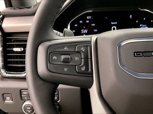 Used 2026 GMC Sierra 1500 Denali w/ Denali Reserve Package AWD/4WD image 27