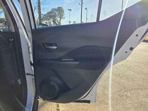 Used 2024 Nissan Kicks SV image 27