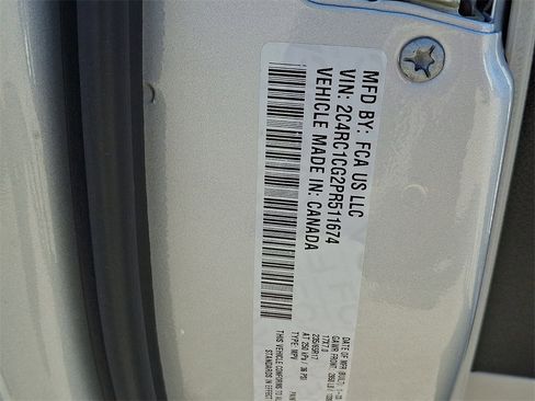 Used 2023 Chrysler Voyager LX image 28