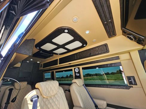 Used 2019 Mercedes-Benz Sprinter 3500 image 36