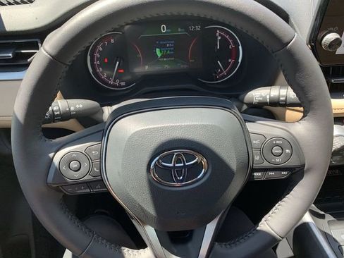 Used 2025 Toyota RAV4 XLE Premium w/ Weather Package FWD image 19