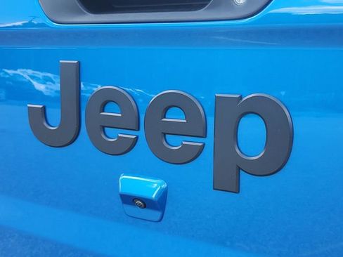 New 2025 Jeep Gladiator Sport image 7