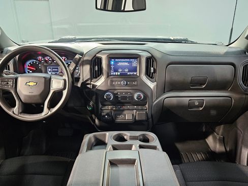 Used 2024 Chevrolet Silverado 2500 Custom w/ Custom Value Package image 10