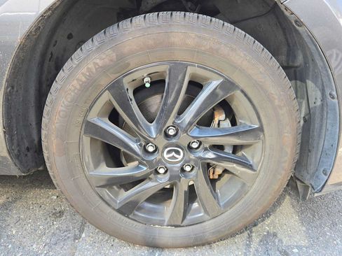 Used 2013 MAZDA MAZDA3 i Grand Touring w/ Tech Pkg FWD image 3