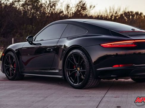 Used 2019 Porsche 911 Carrera 4S image 56