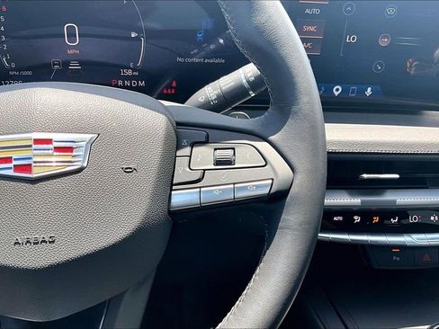 Used 2025 Cadillac XT4 Premium Luxury FWD image 12