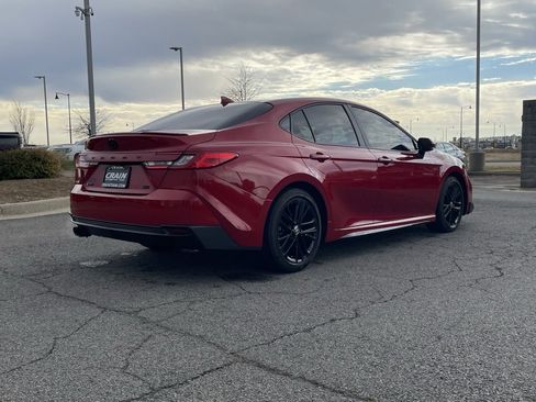 Used 2025 Toyota Camry SE image 7